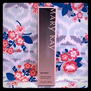 Mary Kay CC Cream Medium/Deep Lightweight Makeup